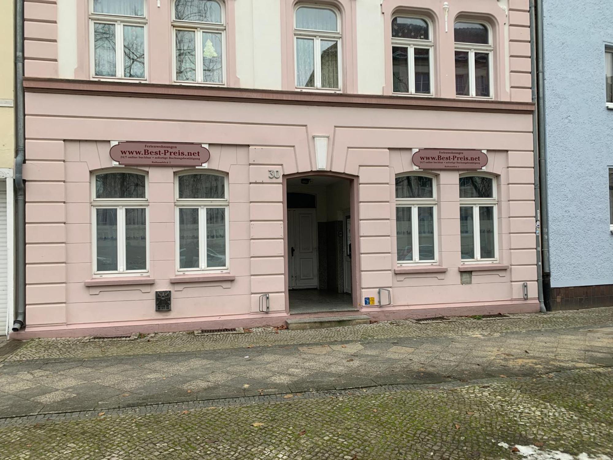 Best-Preis Fewo Rathausblick 2 - Zentrale Lage In Wittenberge - 2 Personen - Einzelzimmer - Vollausstattung - Wlan / Prime & Self-Check-In Eksteriør billede